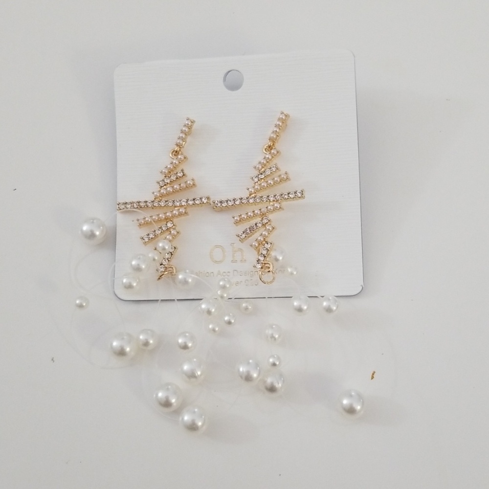 Earings - Picture 2 of 3